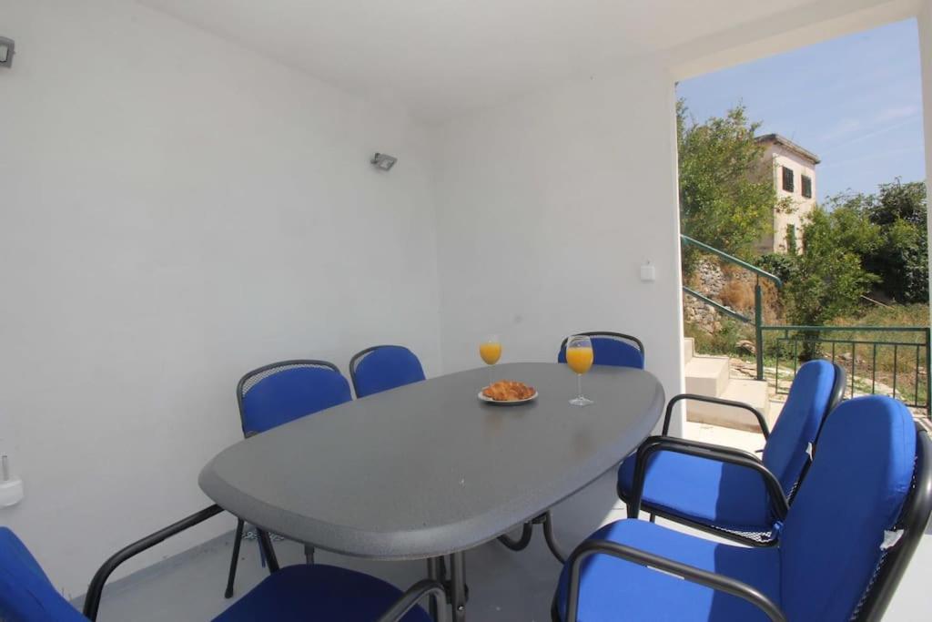Holiday Home Aria Podgora Luaran gambar